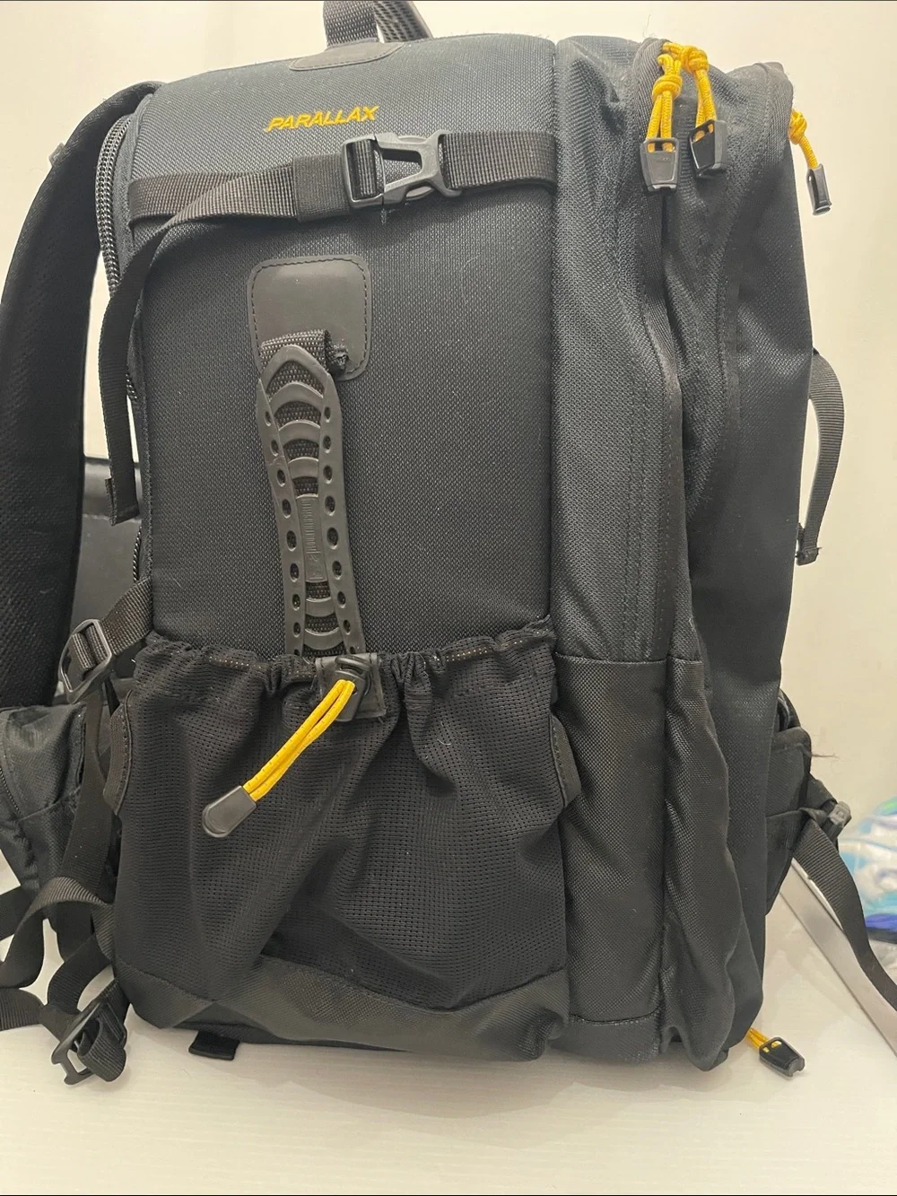 MOUNTAINSMITH PARALLAX CAMERA BACKPACK BLACK SIZE LARGE